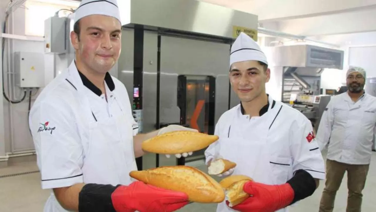 Bakanlık 15 okulda planlıyordu, Amasya'da ekmek üretimi başladı