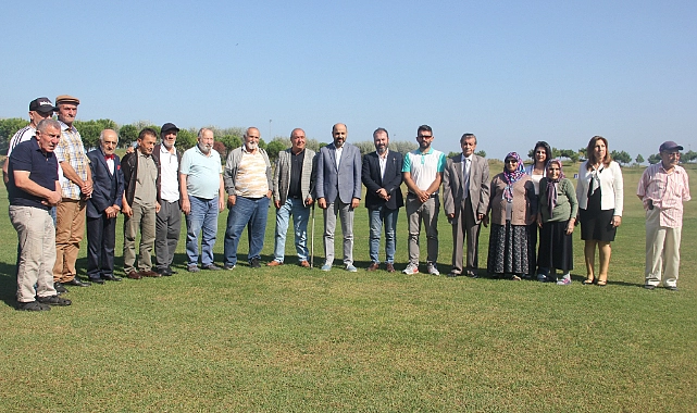 Huzurevi sakinleri golf oynadı