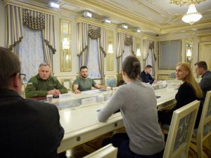 Zelenskiy: 'Rusya'nın enerji sistemlerimizi vurması nedeniyle Avrupa'ya enerji akışını askıya aldık'