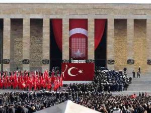 Devlet erkanı vefatının 84'üncü yıldönümünde Ata'nın huzurunda