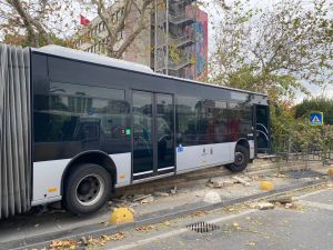 Kadıköy'de kaza yapan metrobüsün arızalı olduğu ortaya çıktı