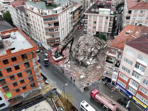 Güngören'de belediyeye 'kontrolsüz yıkım' tepkisi