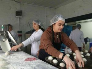 Fabrikayı aratmayan okulda günde 10 bin ekmek üretimi yapılacak