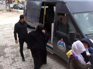 Elazığ'da dilenci operasyonu: Kimi ev aradığını söyledi, kimi de lavabolara saklandı