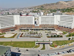 Doğu ve Güneydoğu Anadolu Bölgesi'nin tek şehir hastanesi, 9 ayda 1 milyondan fazla hastaya şifa dağıttı