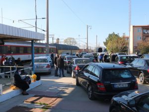 Sezonun son gurbetçileri dönüş yolunda arabalı treni tercih etti