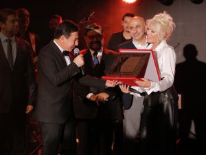 Süperstar Ajda Pekkan gözyaşlarını tutamadı