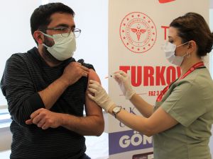 Yerli aşı TURKOVAC'a vatandaşlardan yoğun ilgi