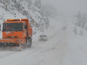 Antalya-Konya karayolu tüm araç trafiğine kapatıldı
