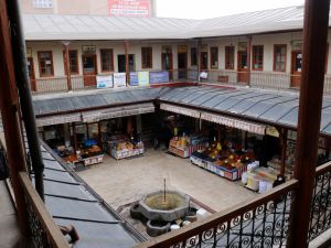 5 asırlık han zamana meydan okuyor