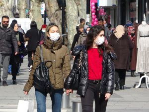 İstanbul'da vatandaşın maske kararsızlığı