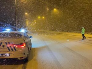 Ve İstanbul'da beklenen kar yağışı başladı!