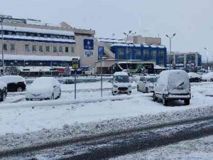 Kar ulaşımı da vurdu: Şehirlerarası otobüs seferleri iptal edildi