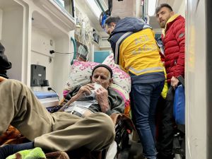 Sağlık ekipleri 65 yaşındaki hasta için seferber oldu