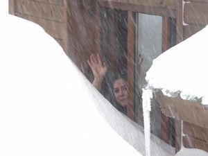 Kar kalınlığı 2 metreyi bulunca köşkler kar altında kaldı