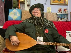 Eskişehirli âşık manileriyle Rusya-Ukrayna savaşına karşı çıktı
