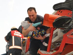 Elazığ’da ev yangını: 6 kişi itfaiye tarafından kurtarıldı