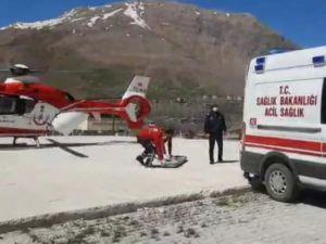 Kalp hastası vatandaş ambulans helikopterle hastaneye kaldırıldı