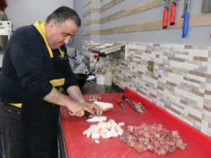 İhtiyaç sahiplerine ‘Askıda Et’ kampanyası