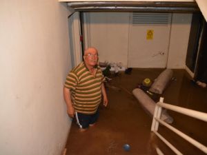 16 ev selden hasar gördü