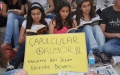 Liseli Öğrencilerden Taksim'e Kitaplı Destek