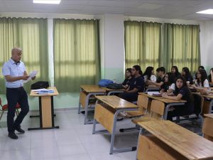 Kekemeliği yenip edebiyat öğretmeni oldu