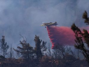 Marmaris'teki orman yangınına müdahale sürüyor