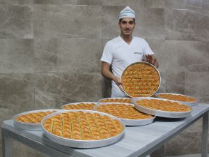 Kurban Bayramı öncesi baklavaya talep arttı üretim iki katına çıktı