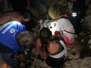 İzinsiz girdikleri kanyonda mahsur kalan 15 kişi, 9 saat sonra kurtarıldı