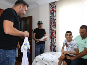 Ölümün “pençesi"ndeki Beşiktaşlı Burak'a Çarşı grubundan destek