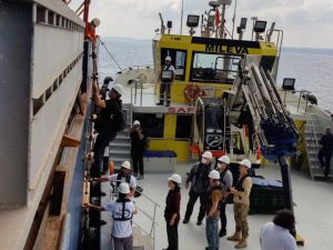 Ukrayna'dan gelen 'Razoni' tahıl gemisinde denetleme başladı