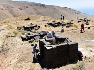 2 bin 300 rakımda Urartu'nun gizemi araştırılıyor